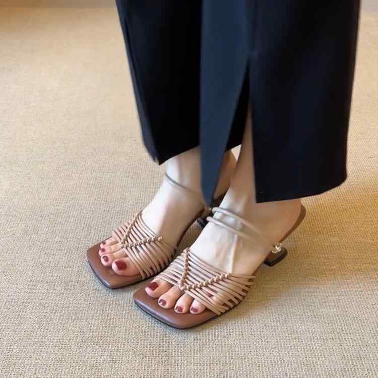 サンダル レディース 羊革 編み込み スクエアトゥ 異形ヒール ミドルヒール 3cm-6cm シンプル モード ..