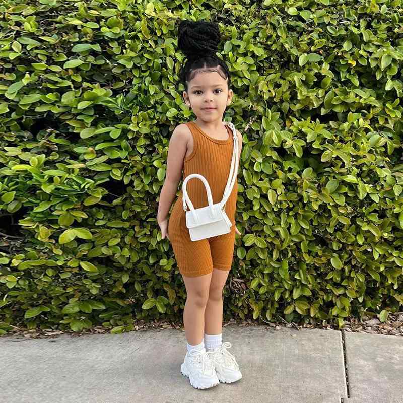 子供服 女の子 オーバーオール パンツ ショートパンツ チョコレート色 カジュアル Aライン 無地 伸縮性 ストライプ柄 ポリエステル素材 高腰 夏 90cm 100cm 110cm 120cm 130cm 140cm