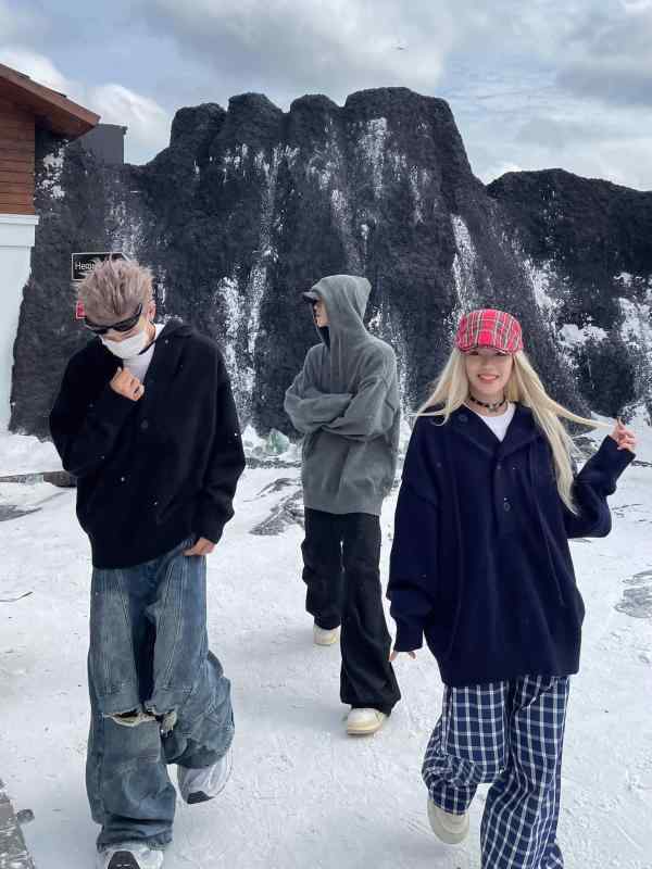 ニット メンズ ニットパーカー 長袖 プルオーバー 伸縮性 ポリエステル 部屋着 普段使い フード付き 灰色 黒 紺色 秋冬