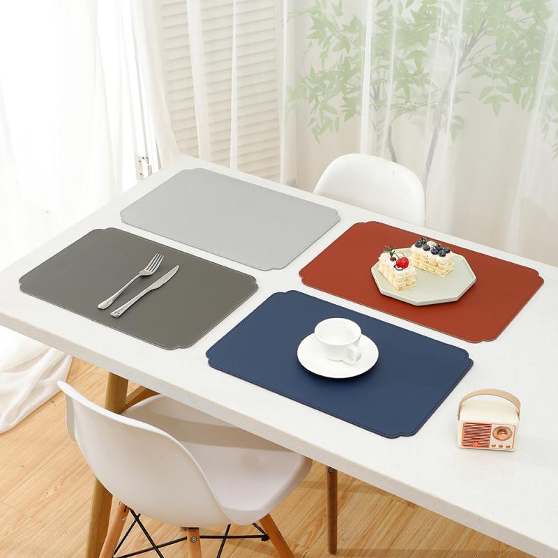 ランチョンマット レザー 断熱マット 防水 滑り止め 家庭用 レストラン 食卓マット 細かい текстура 梅の花 角の縁取り 赤茶色 ダークグレー ダークブルー シャンパンゴールド オレンジ 銀色