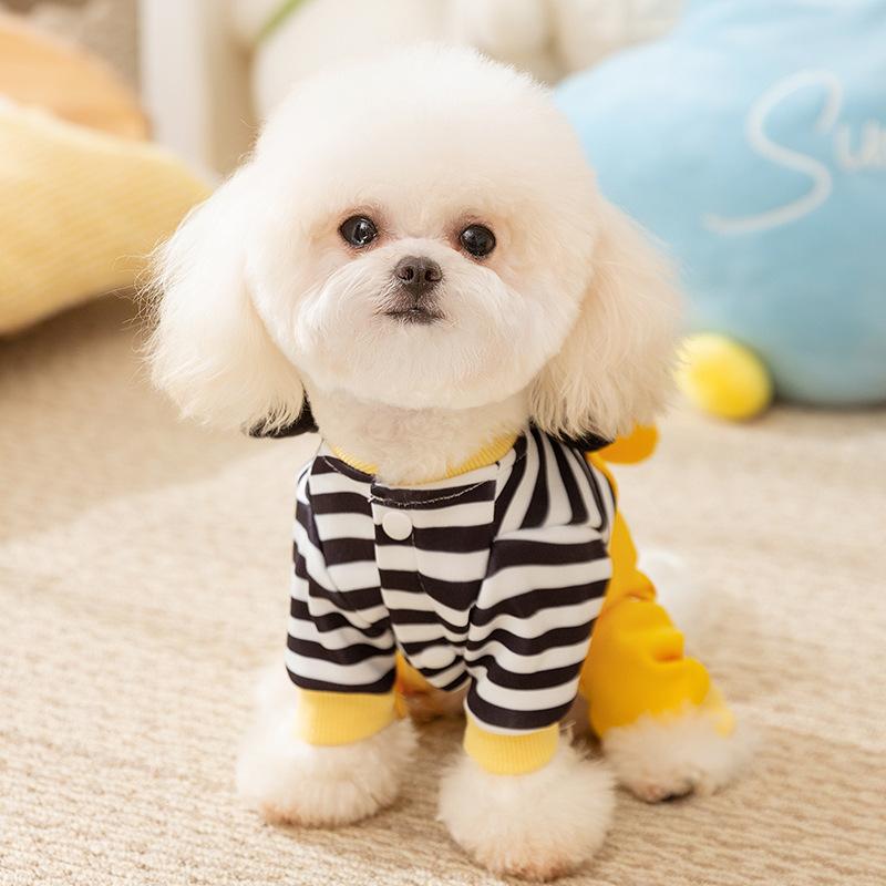 ペット服 犬 服 秋冬 四脚 つなぎ 小型犬 背当て 牽引ロープ 装着可能 かわいい ポメラニアン マルチー..