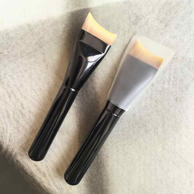 ファンデーションブラシ 大きめ フラット 刀鋒型 薄付き ムラなし 携帯用 人工繊維 メイクブラシ 黒