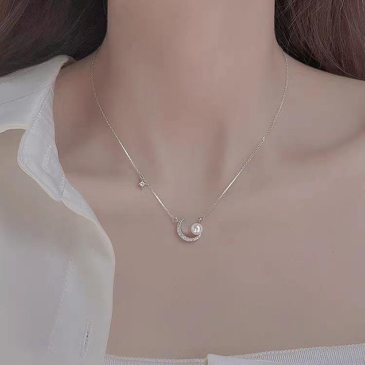 ネックレス レディース 月モチーフ パール ペンダント 十字チェーン 白金色 ファッション 通勤 エレガント 上品 プレゼント 装飾品 アクセサリー