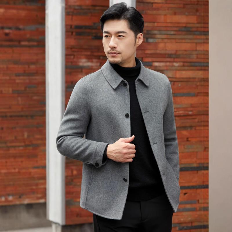 ・項目: カテゴリ・値: コート・項目: 版型・値: レギュラー・項目: 前立て・値: シングルブレスト・項目: 対象年齢・値: 青年・項目: 素材・値: ウール・項目: 素材構成・値: ウール100%・項目: 対象・値: メンズ・項目: シーン・値: デイリー・項目: 襟の形・値: テーラードカラー・項目: 柄・値: 無地・項目: スタイル・値: 都会的、中式・項目: 裾のデザイン・値: ストレート・項目: 色・値: ブラック、グレー、ブルー・項目: サイズ・値: M、L、XL、2XL、3XL