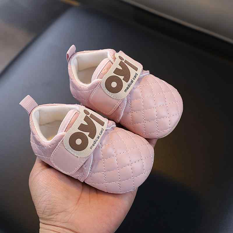 ベビー シューズ 春秋 柔らかい底 滑り止め 幼児靴 男の子 女の子 1歳 レザー カジュアル 歩行練習