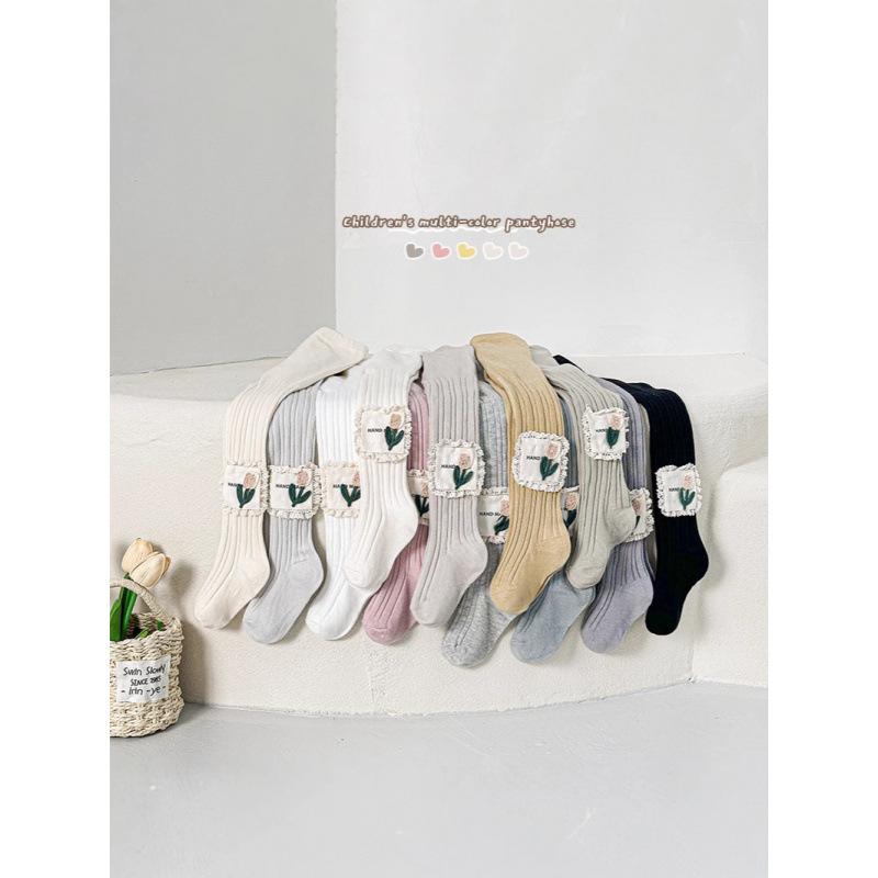 ・童袜材质: 精梳棉・适用性别: 女・儿童袜类别: 普通袜・童袜工艺: 提花・童袜功能: 透气・筒高: 连裤・是否有跟: 是・是否脚踩: 否・厚薄: 薄款・图案: 纯色・主面料成分: 綿79%・平车针距12~14针/3cm: 是・毛头/杂余线头是否修剪: 明显部位已修剪・颜色: ブラック, 香芋紫, 藍灰, 咖色, 灰色, 水泥灰, ピンク, カーキ, イエロー, 米杏, 米白, ホワイト・童袜尺码: S码(身長90-100cm), M码(身長100-110cm), L码(身長110-125cm), XL码(身長125-140cm)・尺码: S・适合年龄段: 中小童(3~8歳, 100~140cm)・产品类别: 子供用靴下