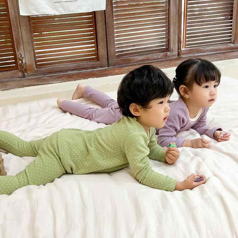 子供用パジャマ あったかインナー 上下セット キッズ ベビー 部屋着 3歳 4歳 5歳 6歳 7歳 8歳 90cm 100cm 110cm 120cm 130cm 140cm ピンク ベージュ グレー パープル ブルー 粘纤 かわいい ドット柄 秋 冬