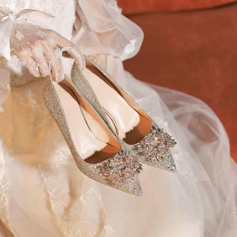 パンプス レディース ウェディングシューズ ブライダルシューズ ハイヒール グリッター ラインストーン チャンキーヒール ポインテッドトゥ 結婚式 パーティー シャンパンゴールド 3cm 5cm 7cm 幅広