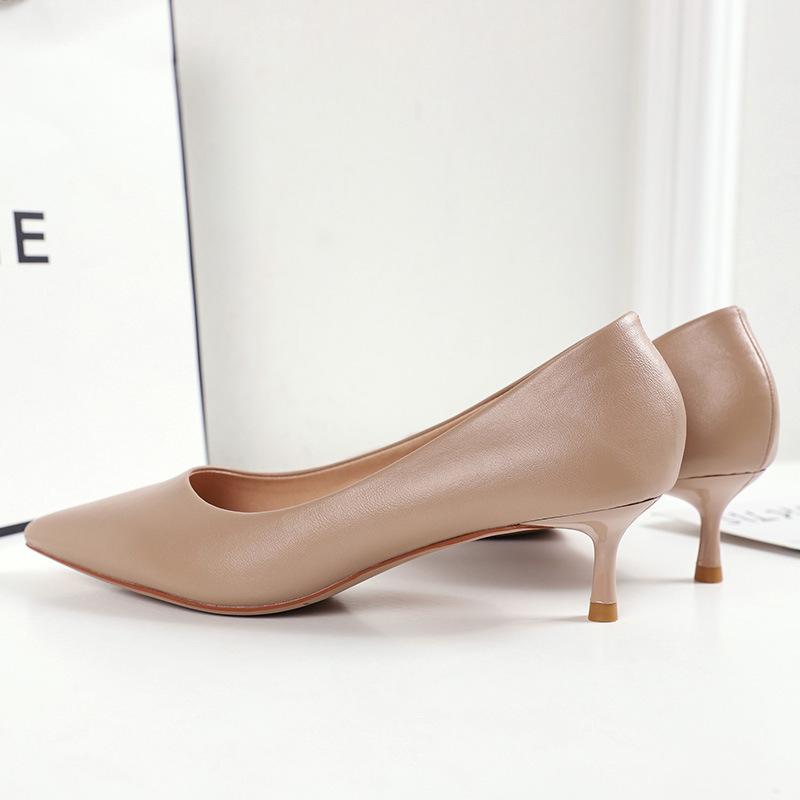 パンプス レディース ポインテッドトゥ ハイヒール 3cm 5cm チャンキーヒール オフィス 仕事 履きやすい 歩きやすい 痛くない 黒 ブラック 白 ホワイ...