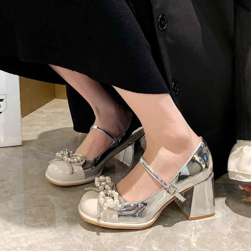 パンプス レディース マリージェーン シルバー ストラップ 太めヒール ラウンドトゥ ハイヒール チャンキーヒール 歩きやすい 疲れない かわいい 軽量 幅広 ...