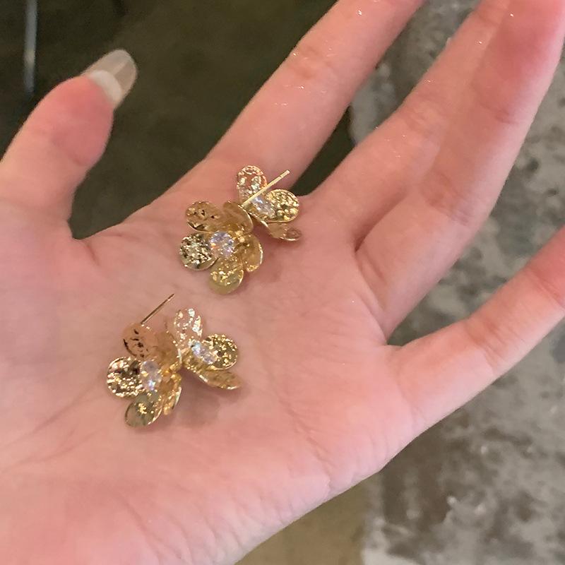 ピアス レディース ジルコニア 花 フラワー シルバー 銀メッキ レトロ イヤリング アクセサリー ジュエ..