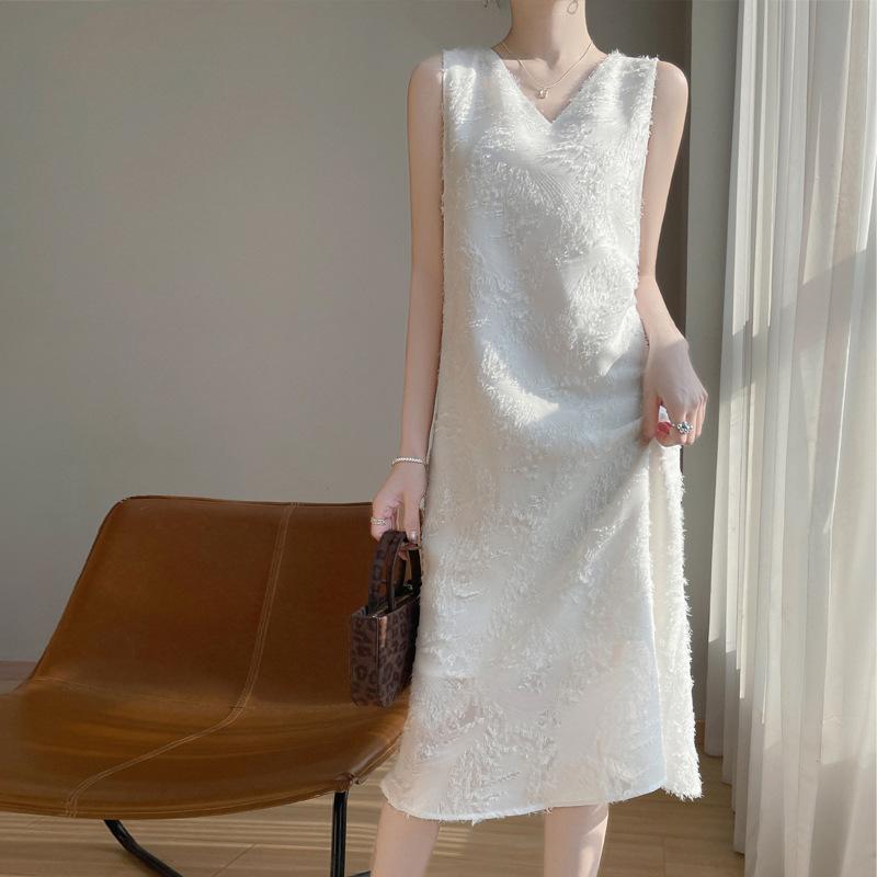 ワンピース レディース 春夏 ノースリーブ Vネック 中ロング丈 吊りスカート 膝下丈 絹 シルク サテン ..