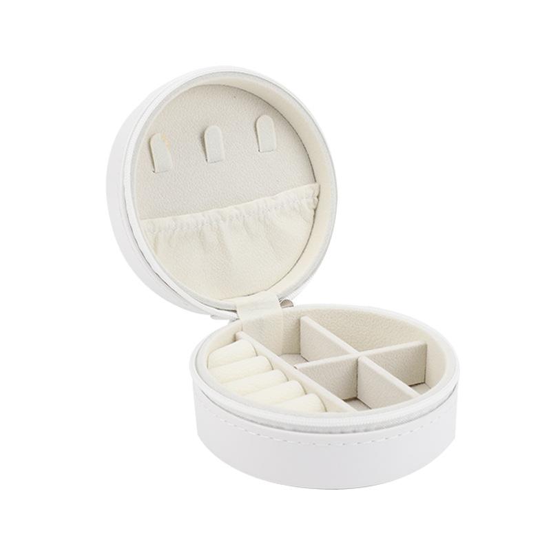 アクセサリーケース ジュエリーボックス レディース 白色 PUレザー イヤリング ネックレス 指輪 収納 携帯用 持ち運び コンパクト 小物入れ シンプル ベーシック 無地