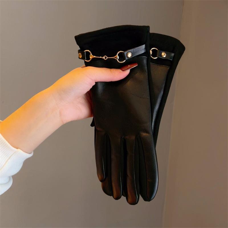 手袋 レディース グローブ スマートフォン対応 プロテインレザー スエード 切り替え 高級感 ゴールド リング付き アクセサリー 秋冬 保温 ブラック ブラウン
