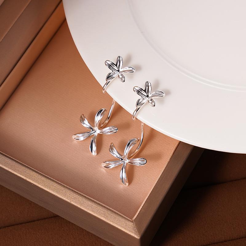 イヤリング レディース 花 フラワー シルバー 電気メッキ加工 銅 蚊取り線香型 イヤーカフ ノンホール..