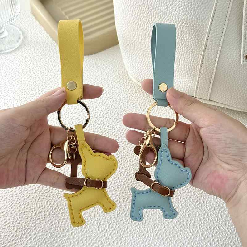 キーホルダー レディース メンズ ブルドッグ 手編み レザー かわいい バッグチャーム アクセサリー 縫製 ギフト ブラック ブルー グリーン レッド ピンク ホワイト イエロー