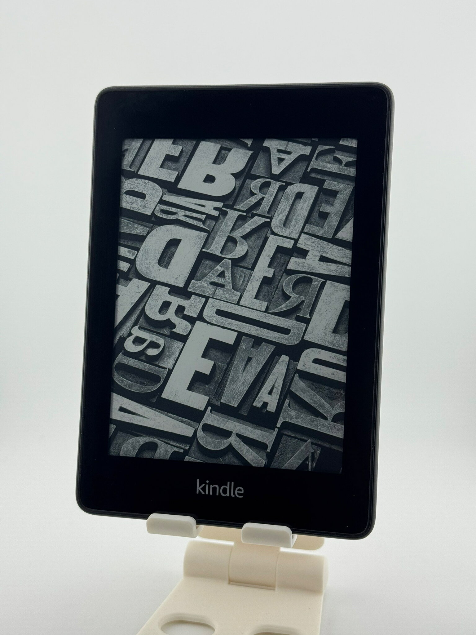Kindle Paperwhite 第10世代 8GB 広告なしモデル 中古 ブラック PQ94WIF 06UD