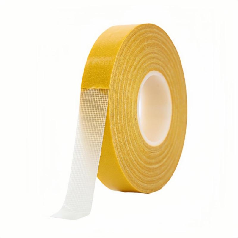 裾上げテープ 20m×1cm 2個装 布用 両面 テープ 強力 布用接着剤 アイロン不要 り 薄的 裁縫上手 織物用テープ 耐久性 メンディングテープ たズボン カーテン 織物 スカート クリーニング可能 【材質】：本製品はPEと布網を用いて作られ、超粘性接着剤でコーティングされ、脱落しにくく、ゴムを残さず、防水、耐熱、環境保護で異臭がない。【サイズ】：両面テープサイズ：20 m×1 cm、2個入り。【特徴】：粘性が高く、丈夫で耐久性があり、PEとメッシュ布、及び高級等級接着剤と結合し、厚い両面粘着テープは非常に強い粘性を持ち、粗い表面にも優れた性能を発揮でき、取り外しが非常に簡単で、残留物が残らず、表面の清浄化に何の影響もない。【使いやすい】：布を貼る前に、表面をよく整理した後、テープを必要な量に引き裂いて表面に貼り、最後にテープの上で軽く押して、カーペットや他の物体の位置にしっかりと固定できるようにしてください。【用途範囲】：多機能両面テープ、家庭、事務室、学校、病院、映画館などの各種の場面に適用する。カーペット、カーペット、衣類、ドアマット、マット、フェルト、布などの織物に貼るのに適しています。木材、セラミックス、タイル、ガラス、プラスチックなどの表面に適しています。