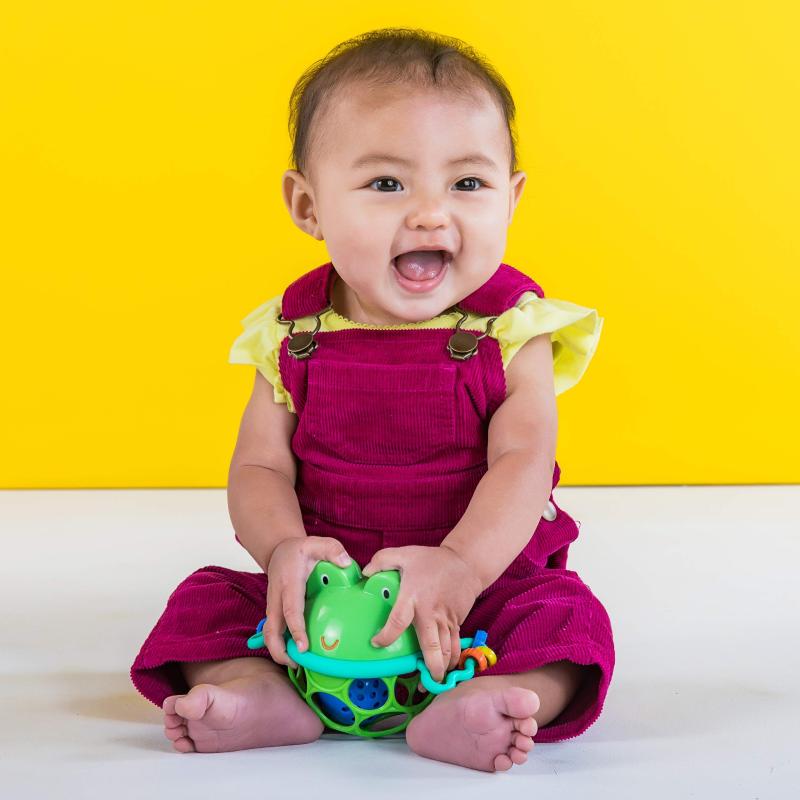 ブライトスターツ Bright Starts Oball オーボール ジングル＆シェイク・パル 【0ヶ月～】 ベビーカー用おもちゃ 歯固め ガラガラ ソフトボール 出産祝い 10063