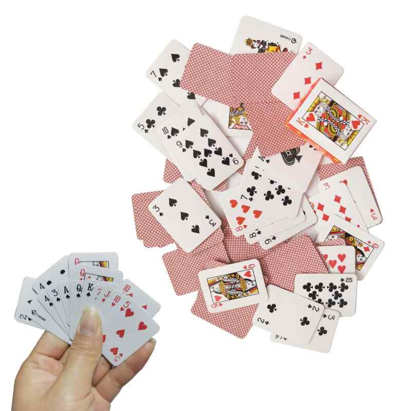 DY.2ten 54枚 ミニトランプ 超 極小 トランプ ミニ 1.5*1(cm) 2個セット ゲーム カード 家族 おもしろ グッズ イベント パーティー インテリア 携帯 コンパクト カードゲーム 旅行 トラベル ミニササイズ：(WxDxH) 1 x 1.5 x 0.5 cm 素材：コート紙　　重量：約25g　　枚数:54枚/個 　　セット内容:2個「どこでも遊べる小さなトランプ」 ちょっとした待ち時間や暇つぶしに、とっても便利な小さなトランプです。広いテーブルがなくても、ちょっとしたスペースがあればトランプ遊びが可能です高品質のコート紙でできており、靭性が良く、手触りが良く、耐久性があり、壊れにくいです。カードゲームで定番のトランプです。ジョーカーは2枚入っています。小さくてコンパクトなので旅行などにも便利です。ミニサイズのトランプは、友達もびっくり 可愛くていつでも使えるトランプは、マジックの練習にもイチオシです。 簡単なマジックをマスターして、友達をびっくりさ。