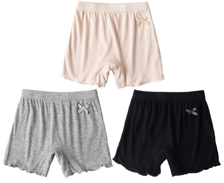 [Masonanic] 3枚セット オーバーパンツキッズ 女の子 インナー ショーツ リボン インナーパンツ 子供 ボクサーパンツ 3分丈 チラ見え防止 黒 肌の色 ペチパンツ 小学生素材：綿95％、ポリウレタン5％ クロッチ部分：綿100％薄手で着心地の良い女の子用のペチパンツが発売　ワンピースやスカートの下に穿いて下着が見えるのをガード、ルームウェアとしても 股部分は2層になっており、下着として一枚でも穿けるのもポイント。そのまま穿いても肌が透けないです.伸縮と通気性に優れ、さらりとした肌触りチ クチ クし にくい の で、デリケ -ト肌 のお子 様にも3枚セット：セット1：黒3枚　セット2：ブラック+グレー+肌の色 セット3：ホワイト+ピンク+パープル　サイズ：100cm～160cm