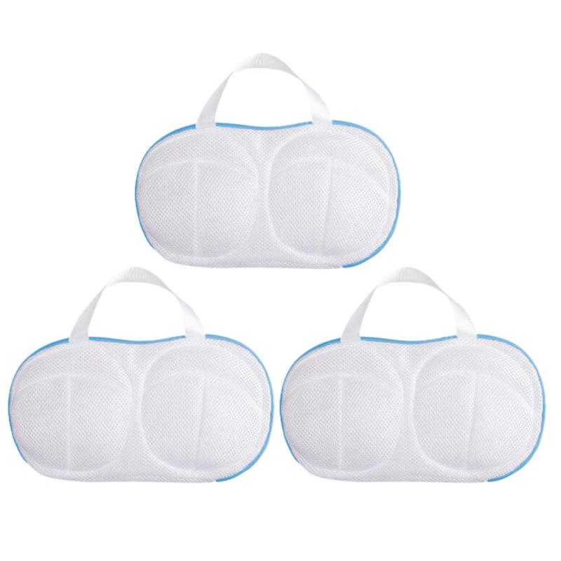 せんふう 洗濯ネット ランドリーネット ブラジャー 下着 洗濯 型崩れ防止 ドラム式可 ブルー 3個 セット【フワフワ素材でやさしく守る】大切なブラジャーを型崩れから守る洗濯ネット。厚手でフワフワなメッシュ素材を採用。クッション性も抜群。繊細なブラジャーも安心して洗濯できます。【大事な衣類もしっかり守る】洗濯物を傷つけるファスナーをしっかり隠す洗濯ネット。いっしょに洗う洗濯物もしっかり守ります。デリケートな衣類を一緒に洗うときでも心配ありません。【そのまま洗って、そのまま干せる】ハンドルが付きの洗濯ネット。洗い終わったらネットごとそのまま干せるラクチン仕様。そのまま干せるからブラジャーを見られる心配はありません。防犯的にもオススメです。【バイバイ湿気さん】洗濯ネットに入れたままでもしっかり乾く。メッシュの素材だからできる抜群の通気性。ジメジメ湿気とバイバイして、いつも快適・衛生的なお洗濯を。【うれしい3枚セット】うれしい3枚セット。ご家族で使い分けOK。忙しくてたまった洗濯物でも3枚あれば一気に解決です。