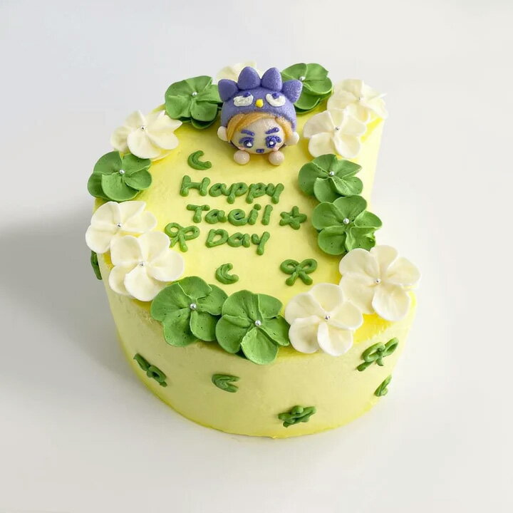 乐天商城 - バースデーケーキ 誕生日ケーキ オーダーケーキ韓国発 センイルケーキ 4号 2〜3名様 結婚記念日 記念日 ケーキ ギフト 推しケーキ 推し活 韓国スイーツ かわいい 人気 バースデー プレゼント お取り寄せ スイーツ インスタ映え 女性