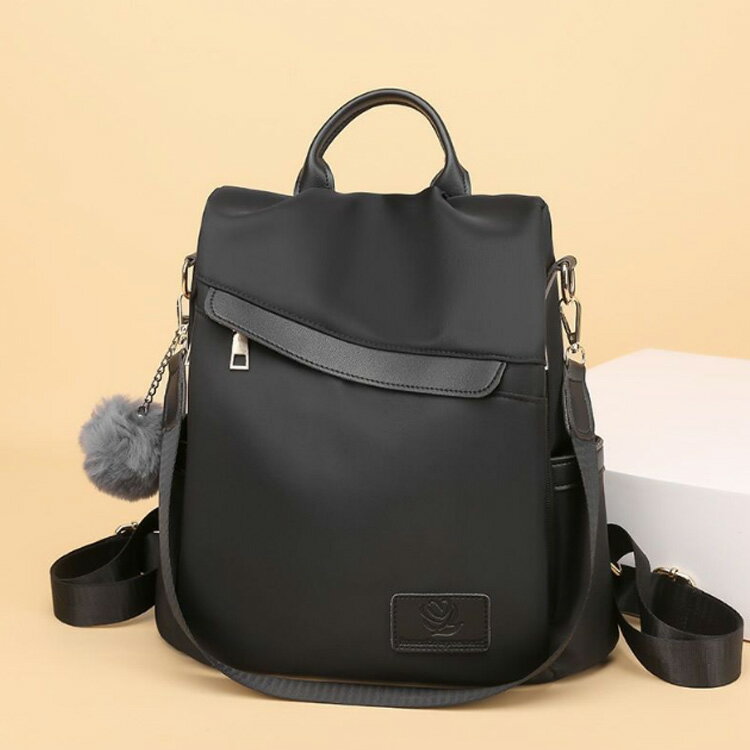 おしゃれ デイバッグ ファーチャーム付き レディースリュック リュック 防犯リュック ナイロン グレー アウトドア 大容量 防水 バッグ 軽量 カジュアルリュック 軽い ナイロンバッグ 仕事 リュック ブラック 耐摩耗 黒 旅行 2