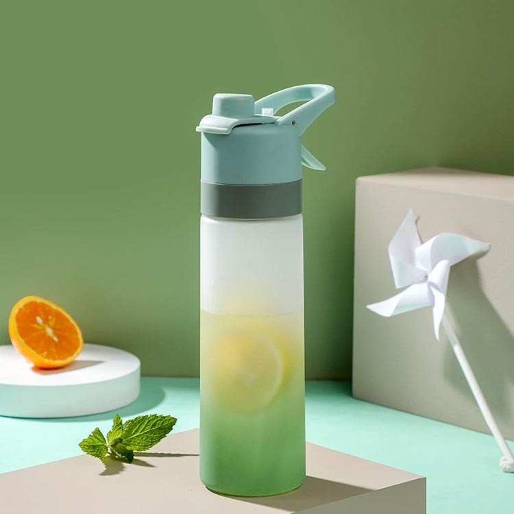 ウォーターボトル ドリンクボトル 冷却グッズ 650ml ミスト機能 ミスト噴射 直飲み...