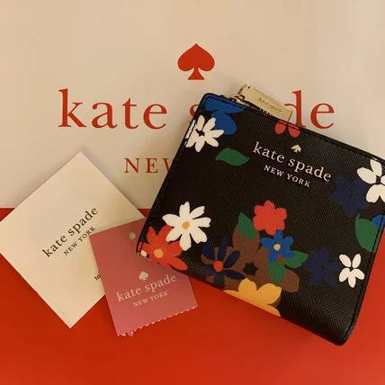 ケイトスペード レディース二つ折り財布 kate spadeステイシー セーリング フローラル スモール L-ジップ バイフォールド ウォレット4　ミニ財布 パスケース 花柄 可愛い【即発送】