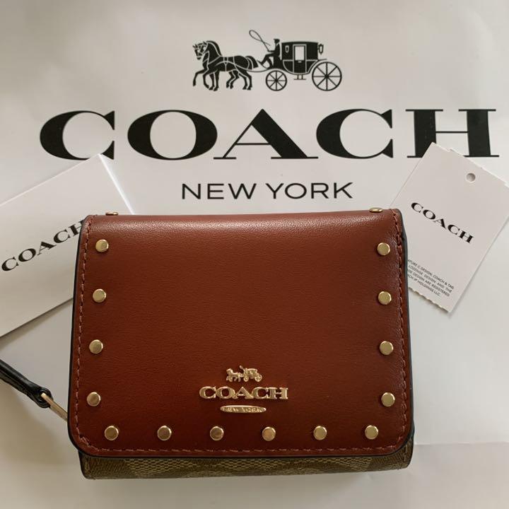 コーチ COACH 財布 ミニ財布、シグネチャー　3つ折りミニ財布　スタッズ　C3323
