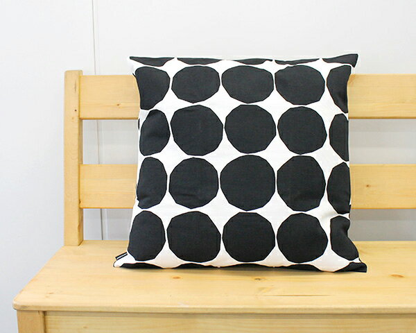 マリメッコ ピエネット キヴェット クッションカバー 50×50cm ホワイト/ブラック marimekko PIENET KIVET [ネコポス対応可(1枚のみ)] 【北欧 ファブリック カバー ギフト 結婚祝い プレゼント 贈り物】【Marimekko マリメッコ】【インテリア】【ギフト】