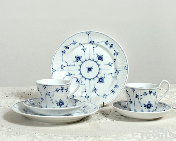 ロイヤルコペンハーゲン ブルーフルーテッド プレイン(プレーンレース) カップ&ソーサー ハイハンドル×2客 + 622 プレート 22cm フラット ×2枚 ...