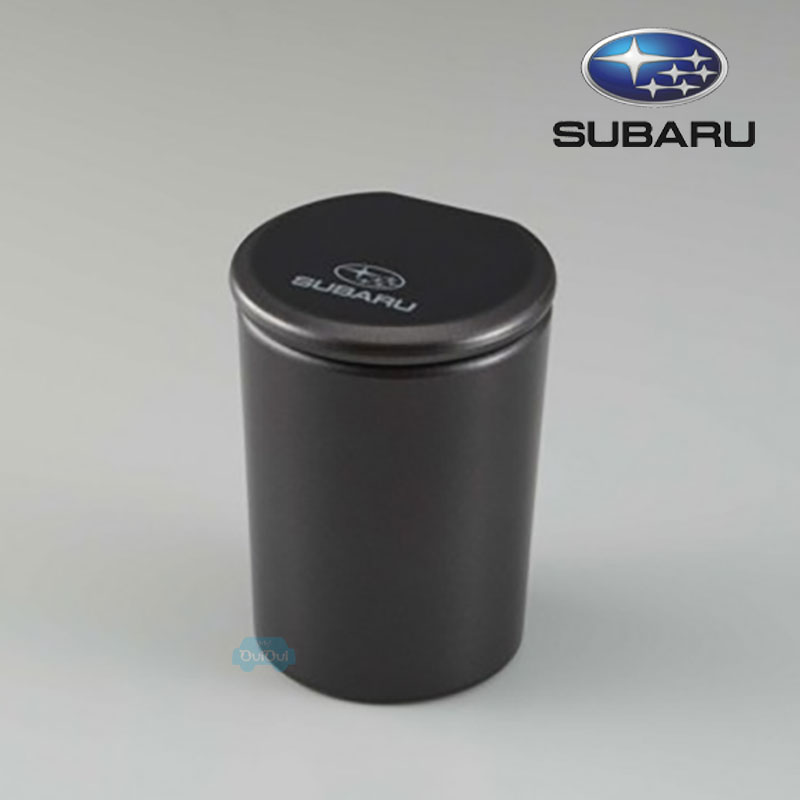 運転中の灰皿手さぐりを避けられるカップホルダー搭載型。 ・フタにSUBARUロゴがプリントされたシンプルなデザイン。 ・ボディカラーは内装に溶け込みつつ高級感のあるガンメタリック。 ・密封性も高い安心設計。 ■商品名：SAA1060015 ■品番　：アッシュトレー ノーマルタイプ ※適合につきましては、ご注文前に車台番号を併せてお問い合わせください。 ※画像はイメージ画像を含みます ---スバル・STI製品についてご確認下さい--- 【スバル・STI製品について】 ■仕様、価格、部品番号については、予告なく変更する場合があります。 ■STI/SUBARUウェブサイトで紹介した部品を取り付ける場合は、専門の技術や知識を必要とするものがありますので、取り付に当たっては、スバル特約店の資格認定工場にご依頼ください。 ■パーツリストに示された数量/台は一台分の必要数を示します。表示価格は1個または1セットの部品価格を示し、取付工賃は含まれておりません。 ■各キットまたはセットの構成部品は単品ではお求めになれません。 ■商品によっては複数のものを同時に装着出来ない場合があります。 ■商品によっては、お届けするまでに若干日数を要する場合があります。 ■記載の数値またはデータは測定条件により異なる場合があります。 ■サイト表示の写真の一部は現物と異なる場合があります。 ■STIスポーツパーツを装着してJAF公認モータースポーツイベントに参加する場合はJAF国内競技車両規則の適合確認が必要です。商品によっては装着するとJAF国内車両競技規則により、ラリー等の競技に参加出来ない場合がありますのでご了承ください。 ■STIスポーツパーツを取り付けた事による直接的または間接的に発生した商品および車両等の不具合に対する保証はいたしかねますのでご了承ください。 ■STIスポーツパーツを取り付けた事により、直接的または間接的に発生しうる車両等の不具合に対しまして、富士重工業（株）の車両クレーム保証の対象から外れますのでご注意願います。 ■STIスポーツパーツを取り付ける場合、改造申請を必要とするものがあります。改造許可を受けずに公道を走ると法により罰せられますので、必ず正規の手続きをとってください。 ■新商品及び既販売商品についての詳細は、スバル特約店にお問合わせください。 ---カーパーツご購入前にご確認下さい--- 【お取り寄せについて】 ■スバル・STI製品は当店に在庫がございません。 ■ご注文が確認でき次第メーカー様に発注致します。 ■欠品等、一時的な品切れの場合 　…メールにて入荷時期をご案内させていただきます。 　　入荷時期未定の場合も、再入荷次第商品の発送手配を進めさせていただきます。 ■完売・製造中止等、商品をご用意できない場合 　…メールにてその旨ご案内させていただきますが、ご連絡のつかない場合等は当店からご注文をキャンセルさせて頂く場合がございます。 ■当店に商品ページの無い商品も、お取寄せ出来る場合がございます。お気軽にお問い合わせ下さい。 ■画像はイメージ画像を含みます。画像のみで判断してのご購入はご遠慮ください。 【パーツ適合確認のおすすめ】 ■適合確認について ・メールの場合 　下記情報をいただければ、メーカーへ適合の確認を行います。 　　------------------- 　　・パーツ名・品番 　　・車種名 　　・型式 　　・年式 　　・グレード 　　・車台番号 　　------------------- ・お電話の場合 　お手元に車検証をご準備の上お問い合わせ下さい。 　パーツの品番や正確な商品名の情報があるとスムーズです。 ・注文確定後及びご注文時の備考欄への適合確認記載の場合、ご返答致しかねます。 　必ずご注文前にお問い合わせください。 ■流用に関して ・取付け可能な車と異なる型式や他グレード等は、流用でのお取り付けとなります。 　お客様ご自身がお調べの上、自己責任でご購入・取付け頂きますようお願い致します。 ・そのまま装着できるとは限りませんので、お客様の方でディーラーやインターネットなどでご確認・ご判断の上、ご購入ください。 　（加工が必要になる場合が恐れがございます） ・適合確認の依頼をいただいても、本来設定のないパーツの適合は取ることができません。 　また、取り付けの保証も致しかねますので、あらかじめご了承ください。 　あくまでも、「補修部品」での扱いとなりますのでご理解頂けますようお願い致します。 ・当店販売商品は全て日本車専用パーツでございます。 　海外車への取付けに関しましては、全て自己責任の上でご判断・ご購入をお願い致します。 ・ご注文確定後に適合不可/取付不可が判明いたしましてもキャンセルはご遠慮いただいております。予めご了承ください。 【返品・交換・キャンセルについて】 ■当店ではご購入後のお客様都合による返品・交換・キャンセルはお断りしております。 　ご注文の際は事前に商品適合等を ご確認の上ご注文いただくことをお勧めいたします。 ■以下の場合は7日内にお申し出をいただけましたら、ご対応致します。 　・商品本体にご使用に差し障りのある不良があった場合 　・ご注文と異なる商品が配送された場合 　※必ず該当箇所の写真を添付の上、商品到着後「7日以内」に当店までご連絡下さい。 　　原則交換対応となりますが、交換品のご用意ができない場合はご返金対応とさせていただきます。 　　期日を過ぎたご連絡につきましては、ご対応致し兼ねますのでご注意ください。 　※ご連絡なく返送されました場合、商品の受け取りはできませんので、必ず事前にご連絡をお願いいたします。 　※外箱・品番シールのあるビニール袋・説明書など商品の全てが揃わない場合はご対応ができません。 　　お届け品を全て揃えた状態で保管くださいますよう、どうぞよろしくお願いいたします。 　※不良の判断は、メーカー判断に準じます。キズ・汚れの程度につきましても、 　　メーカー側で良品の判断となりました場合には、ご対応できませんのでご容赦ください。 　※電装品の動作不良についてはメーカー規定により、ご対応致し兼ねますため 　　詳細につきましては、お問い合わせくださいませ。 　※配送中の破損・汚損については、配送業者様へ直接お問い合わせください。 　※商品到着後はお早めの商品確認にご協力をお願い致します。 ■返品・交換をお受けできない事例 　・お客様都合による返品 　・商品到着日から8日以上経過した商品 　・使用済み・未使用に関わらず開封された商品 　・商品の箱・品番シール・ビニール袋・説明書等を汚損・破損・紛失・破棄された場合 　・メーカー判断で良品の判断になった場合 　・ご使用に問題のない程度の傷や汚れ、外箱や外袋等の本体に関わりのないダメージ 　・電装品の動作不良についてはメーカー規定により、ご対応致し兼ねますため 　　詳細につきましては、お問い合わせくださいませ。 　・メーカーお取り寄せ品