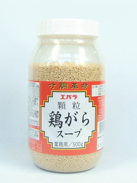 品名 顆粒調味料 販売者 エバラ食品工業株式会社 内容量 500g 賞味期限 製造後1年 保存方法 開缶前は直射日光を避けて常温で保存してください。 原材料名 食塩、澱粉、乳糖、チキンオイル、チキンエキスパウダー、ポークエキスパウダー、ベジタブルパウダー、オニオンエキスパウダー、調味料（アミノ酸等）、カラメル色素、酸味料、（原料の一部に小麦、大豆、りんごを含む） 商品説明 炒めものなどに振りかけるだけで味付ができます。また、お湯に溶かすだけでスープとしてもご利用頂けます。スープは150mlで3gが目安です。　