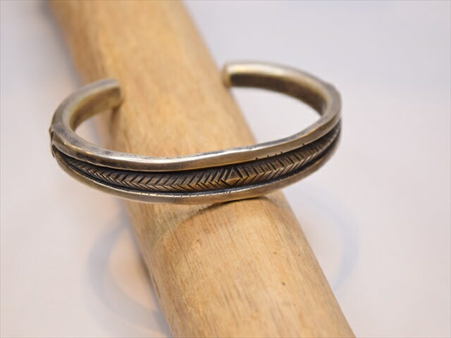 Indian Jewelry クリーク族 ジェシー ロビンズ(Jesse Robbins) 5plate×4turquoise コインシルバー バングル