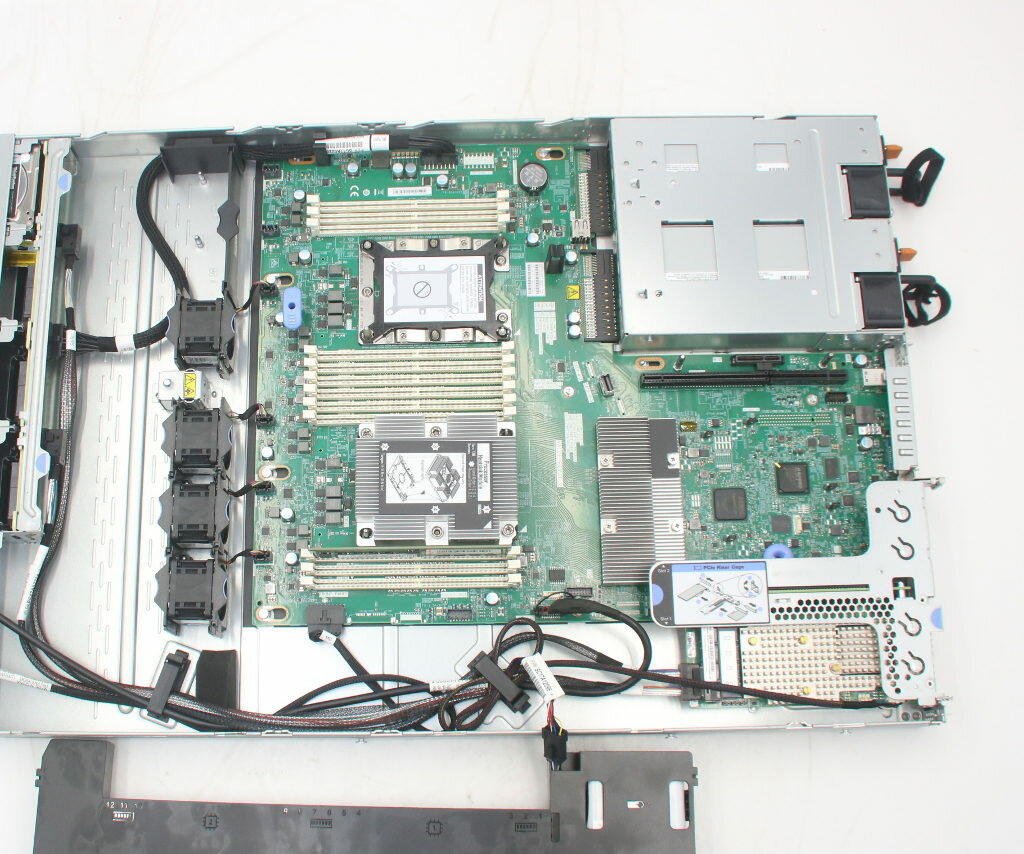 Lenovo ThinkSystem SR53...の紹介画像3