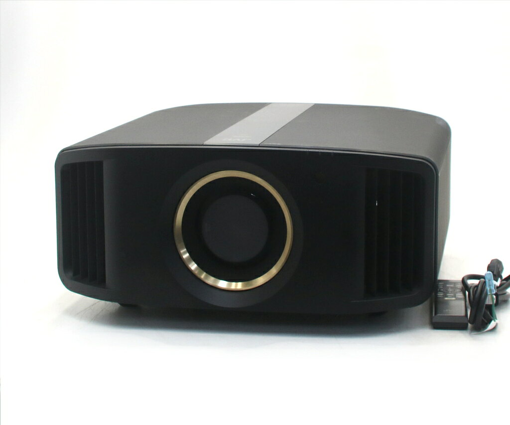商品情報 No.543268615メーカーJVC商品名 型番・型名DLA-V7-BJ仕様■基本スペック　・純正外箱あり　・HDMI接続による簡易動作確認済　・HDMI端子2不良の為使用不可　・コントラスト比:ダイナミック800000:1、ネイティブ80000:1　・表示可能解像度:最大4096×2160　・ランプ使用時間:389時間　・ランプは消耗品のため、保証外となります状態・動作状況■動作：中古動作品外観■汚れ　・外装汚れ若干有り。■シール痕　・若干あり。■傷　・外装に使用に差し支えない擦り傷がございます。■その他　・中古品のため使用に差し支えない傷、汚れがある場合がございます。　・本体内外装は清掃しておりますが、多少の汚れが残っている可能性がございます。　・使用に差し支えないキズ及び汚れ等はございますが大きな破損等はございません附属品■付属品　・電源ケーブル(2P)　・リモコン対応情報-備考-ご注意　・本商品は店頭等でも販売している為、稀に在庫切れの場合があります。　・その場合、代替品をご提案させていただきます。