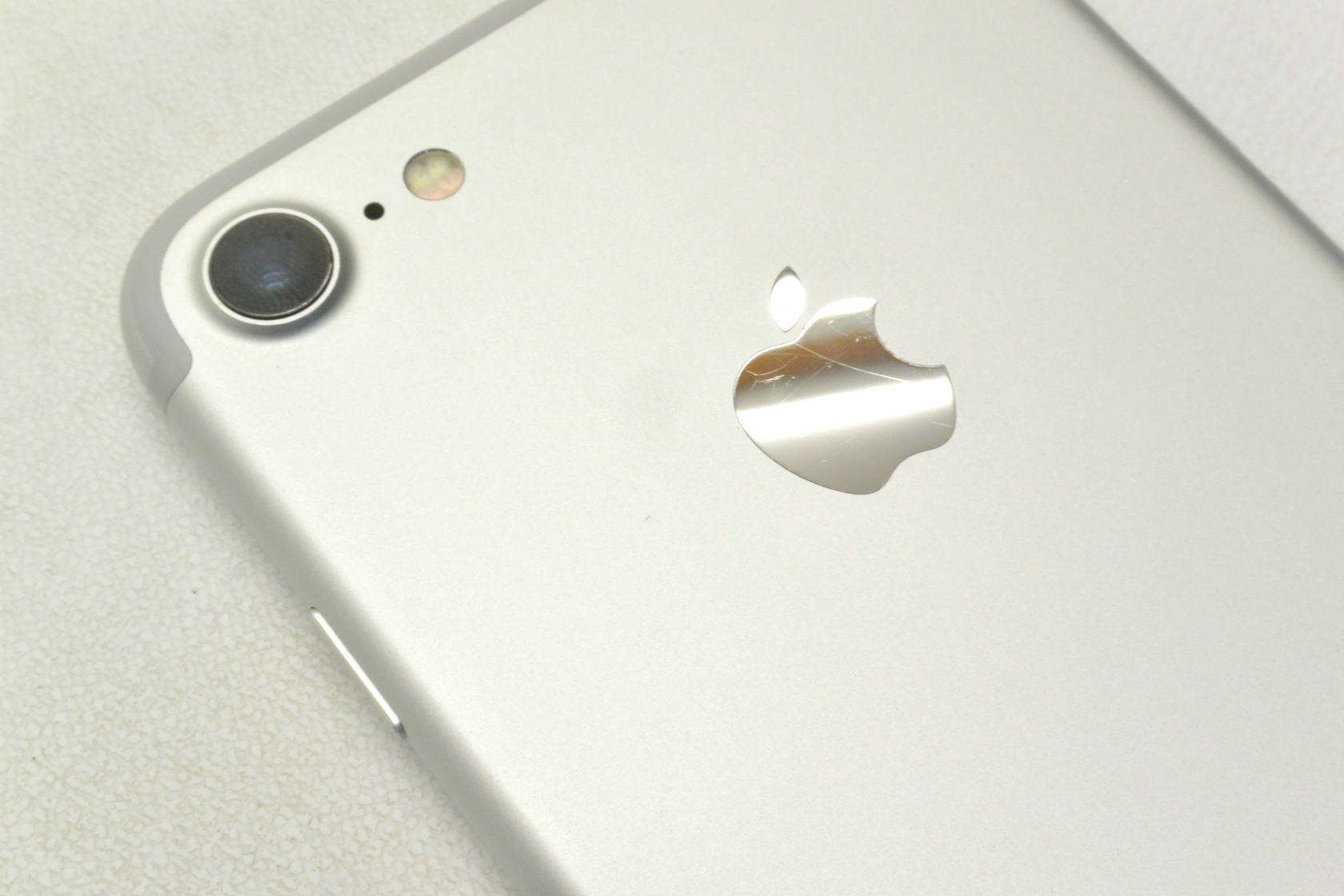 白ロム SIMフリー au SIMロック解除済 Apple iPhone7 32GB iOS15.8.3 Silver MNCF2J/A 初期化済 【m025733】【中古】【K20250123】