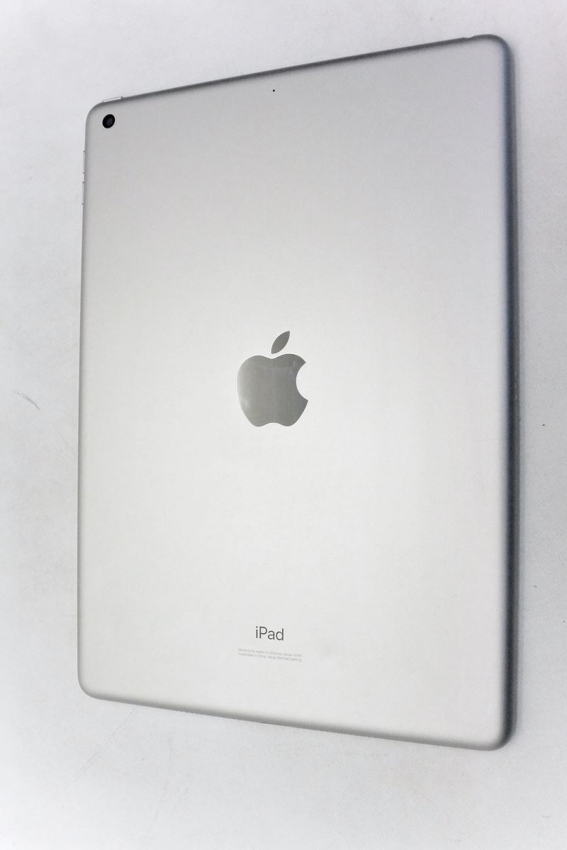 Wi-Fiモデル Apple iPad7 Wi-Fi 32GB iPadOS18.1.1 シルバー MW752J/A 初期化済 【m025756】【中古】【K20250130】