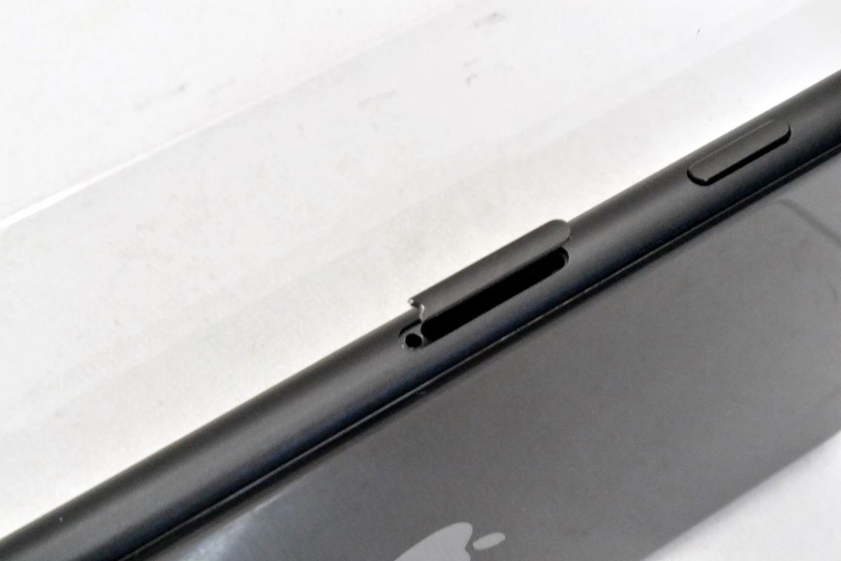 白ロム SIMフリー docomo SIMロック解除済 Apple iPhoneSE(第2世代) 64GB iOS18.1.1 ブラック MHGP3J/A 初期化済 【m025825】【中古】【K20250206】