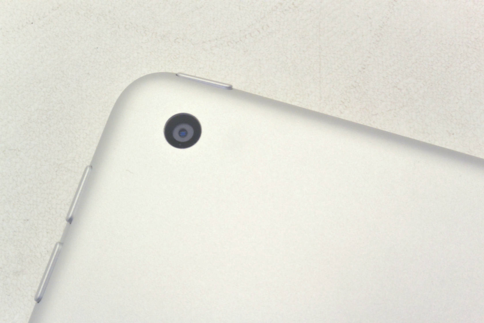 Wi-Fiモデル Apple iPad8 Wi-Fi 32GB iPadOS18.6 シルバー MYLA2J/A 初期化済 【m027669】【中古】【K20250801】 - Image 3