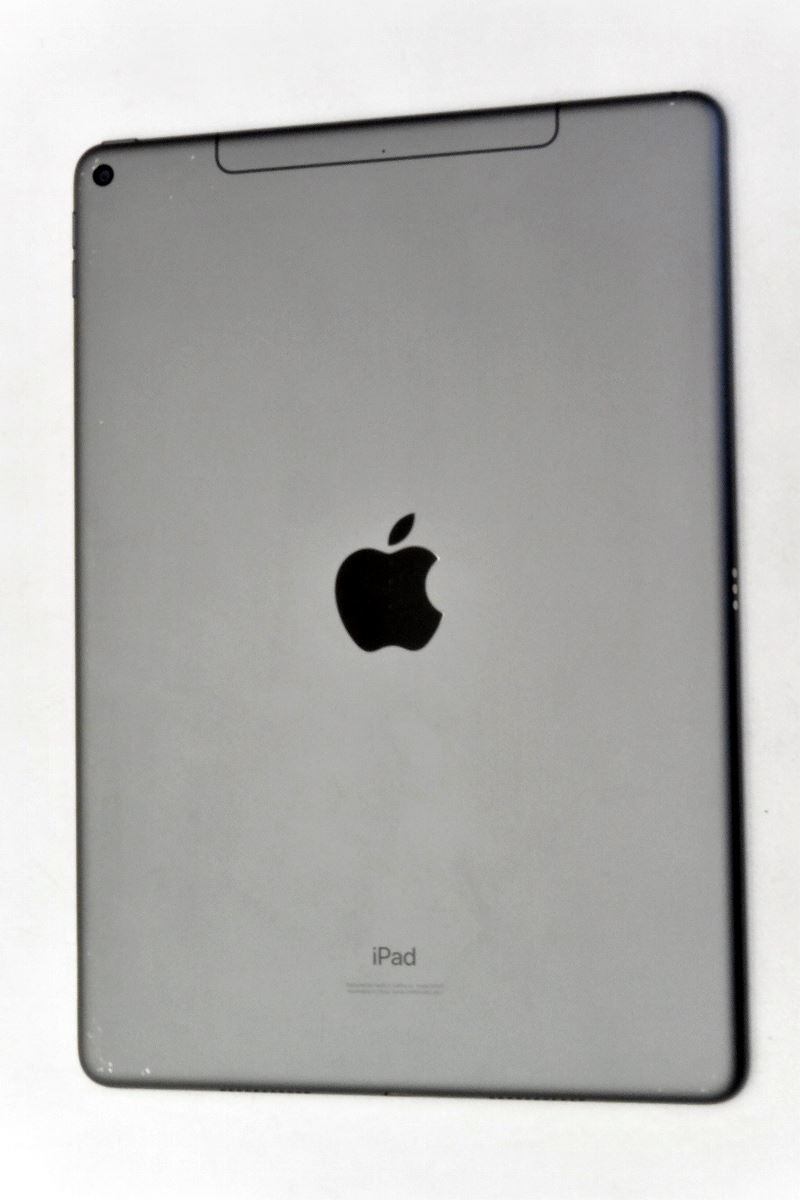 白ロム SIMフリー au SIMロック解除済 Apple iPad Air3 Wi-Fi+Cellular 64GB iPadOS18.6 Space Gray MV0D2J/A 初期化済 【m027743】【中古】【K20250808】