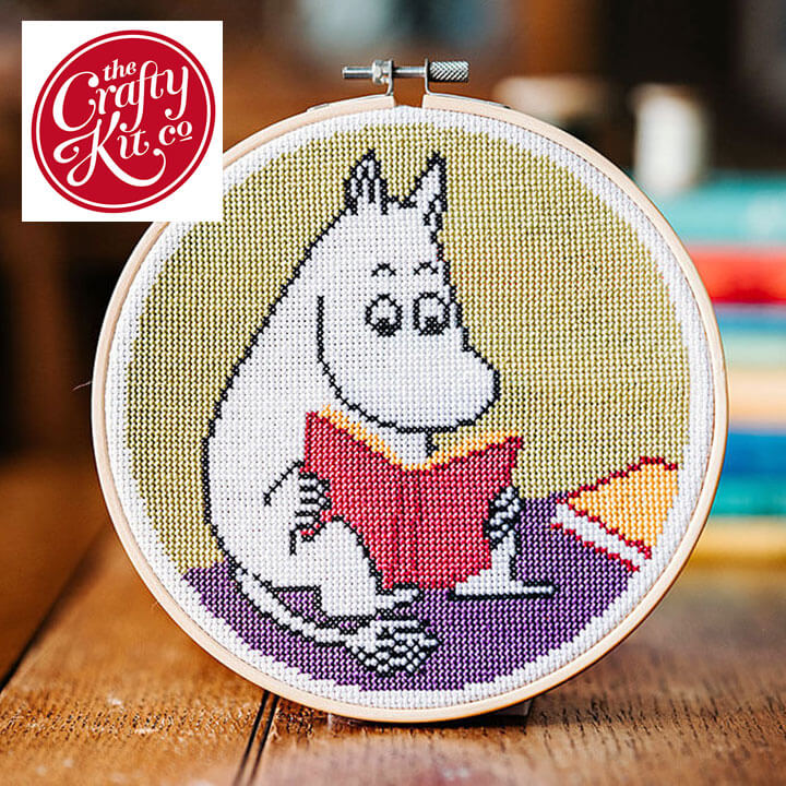 クロスステッチキット ムーミン 【送料無料】 The Crafty Kit Company ファッション小物 刺繍 手芸キッ..