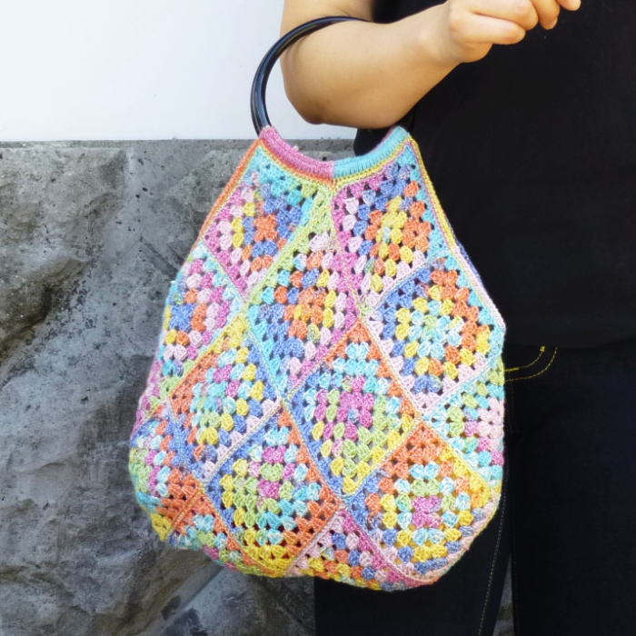 ●編み針セット●ナイフメーラで編むモチーフ編みが可愛いバッグ 手編みキット ナスカ 内藤商事 編み図 編みものキット