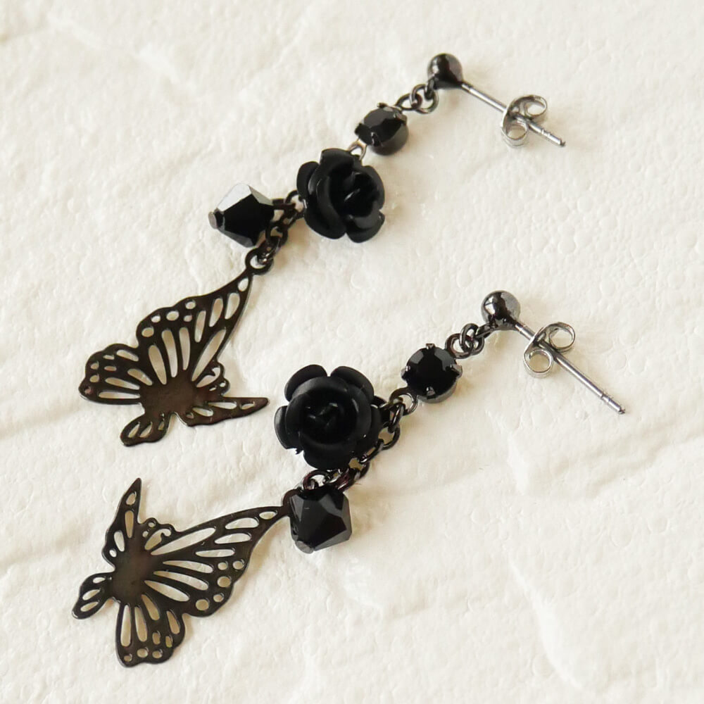 ガンメタ 黒薔薇 ステンド 蝶 ピアス ブラック ゴスロリ レディース