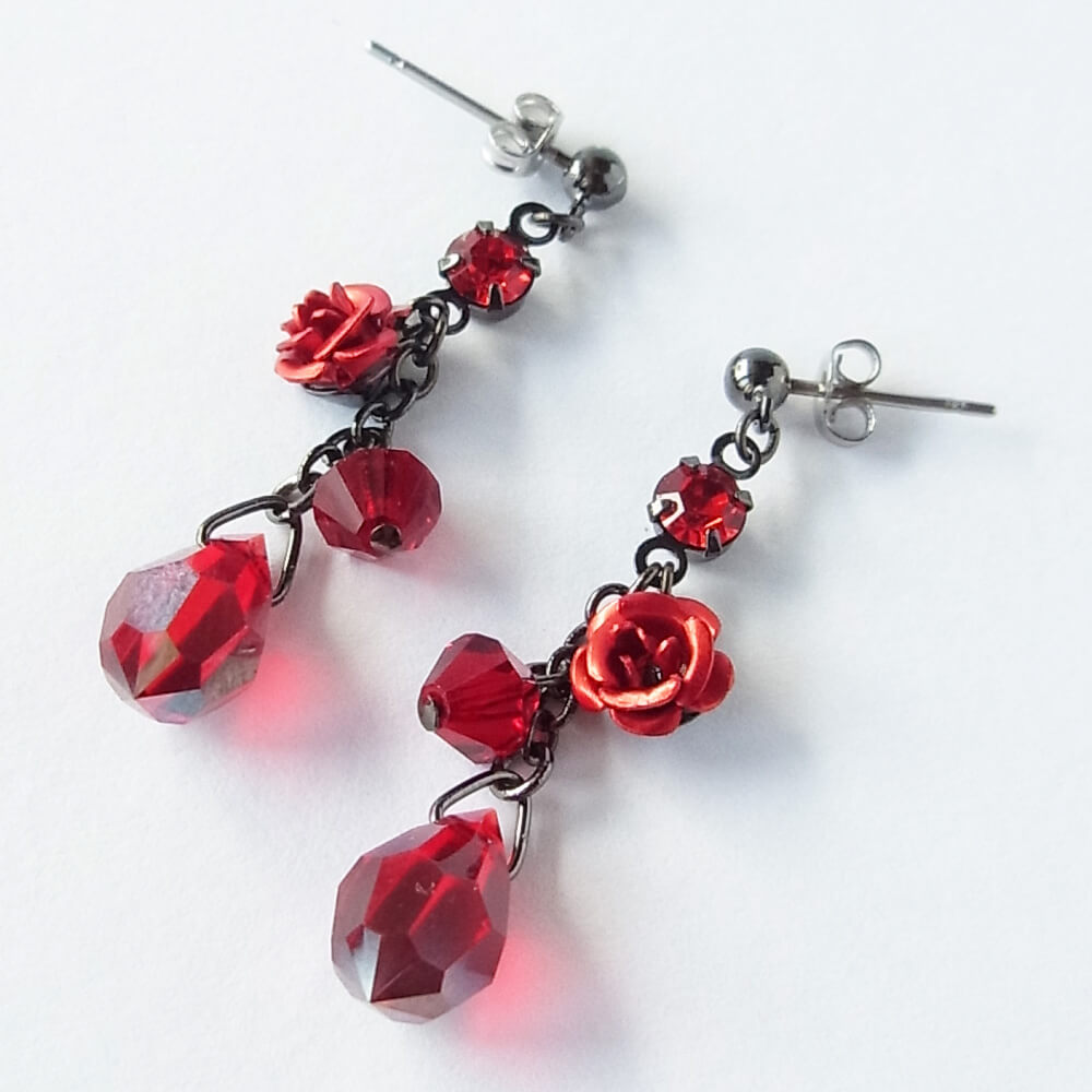 Rakuten - レッド ドロップ クリスタル 赤薔薇 ピアス