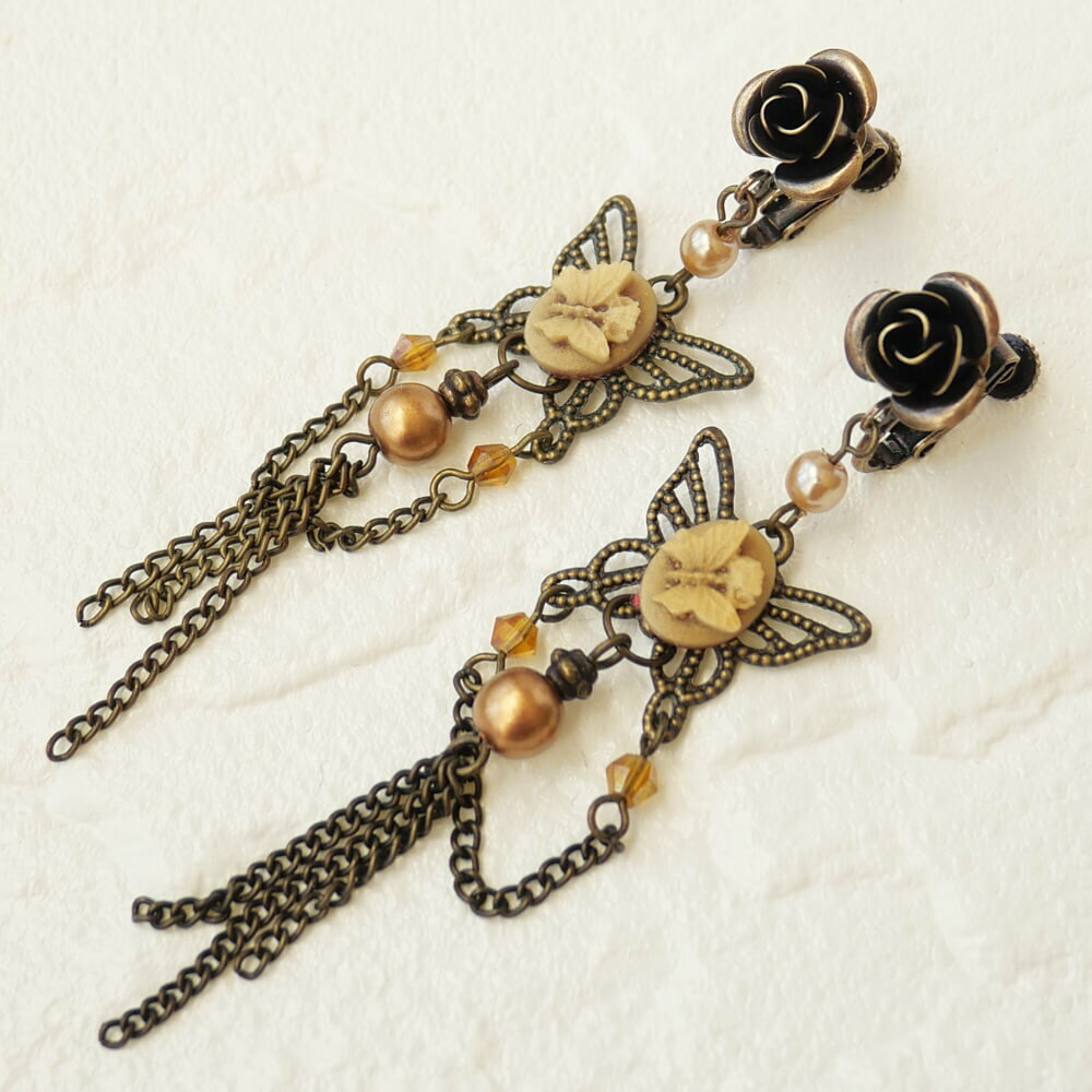 アンティーク ローズ 蝶 カメオ イヤリング