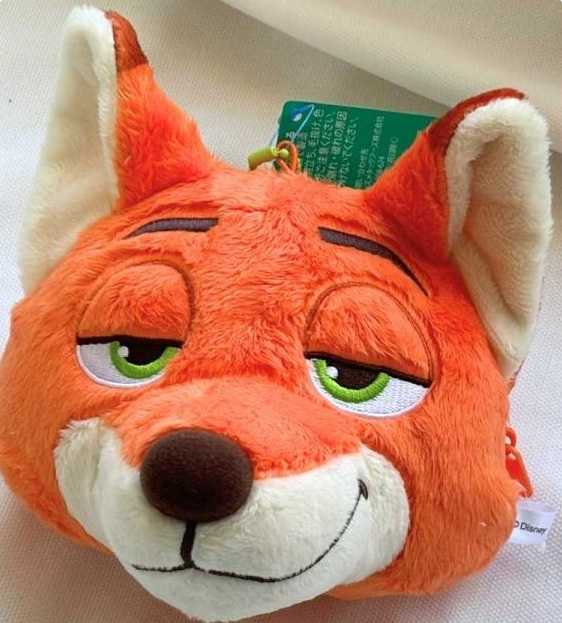 ■　商品説明大人気のズートピアから、ジュディとニックのかわいいフェイスポーチが登場。 ポーチの中には足あとクッキーが1枚入っています。 お菓子を食べ終わったら、ポーチは小物いれなどにも使えます。 ボールチェーンが付いているので、かばんなどに...