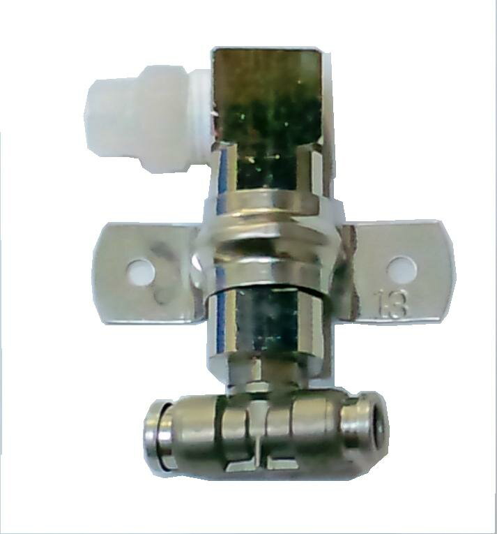 ミストノズル：タテ取付ノズル　　太陽光パネルや屋根冷却に！水量：毎分3リットル、広角噴霧：115°